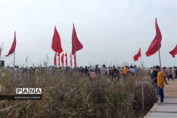 حضور دانش‌آموزان پسر دبیرستانی ناحیه 3 در راهیان نور دانش‌آموزی