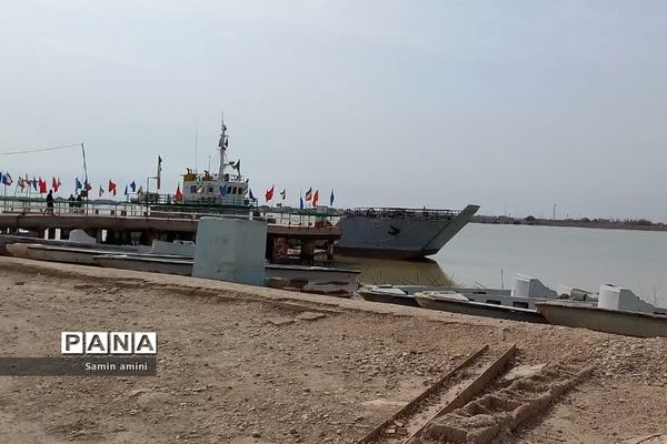 دانش‌آموزان دختر رودهن در اردوی راهیان نور