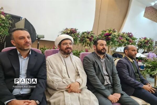 مراسم جشن تکلیف دانش‌آموزان منطقه احمدآباد مستوفی
