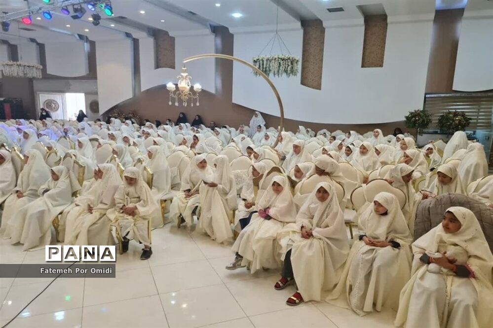مراسم جشن تکلیف دانش‌آموزان منطقه احمدآباد مستوفی