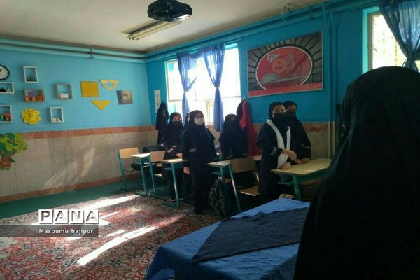 بازدید مدیر آموزش و پرورش جوادآباد از دبیرستان نوشین بختیاری