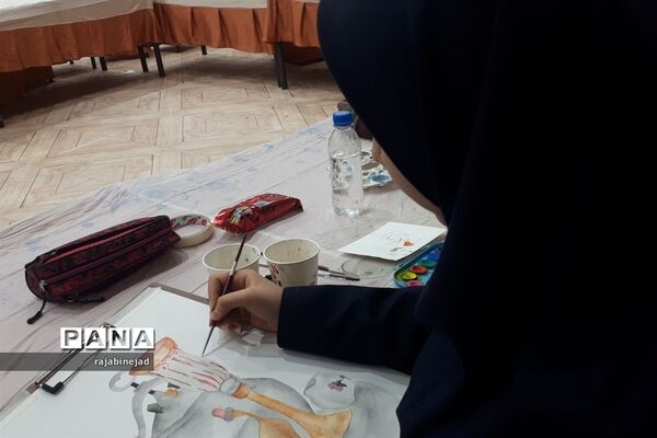برگزاری جشنواره هنرهای تجسمی ویژه دختران ابرکوهی