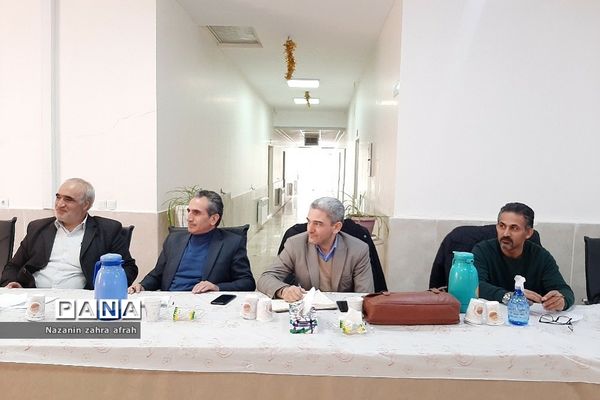 برگزاری نشست هم‌اندیشی مدیران متوسطه دوم در آموزش و پرورش رودهن