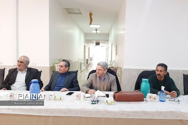 برگزاری نشست هم‌اندیشی مدیران متوسطه دوم در آموزش و پرورش رودهن