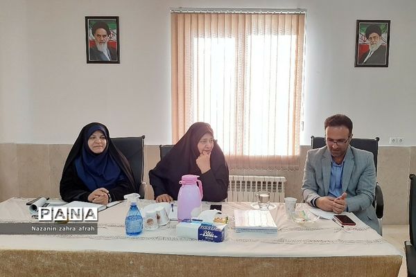 برگزاری نشست هم‌اندیشی مدیران متوسطه دوم در آموزش و پرورش رودهن