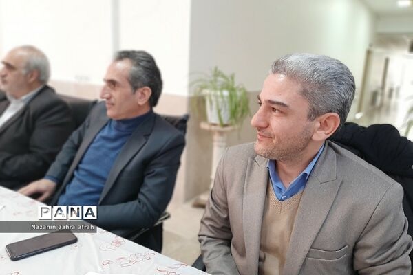 برگزاری نشست هم‌اندیشی مدیران متوسطه دوم در آموزش و پرورش رودهن