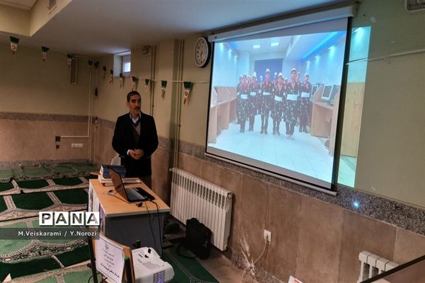 مراسم جشن تکلیف در آموزشگاه دوره راهنمایی باقرالعلوم (ع)