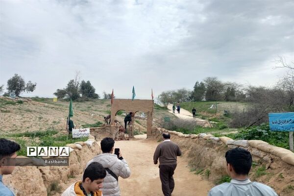 بازدید دانش‌آموزان منطقه ۱۳ از یادمان فتح‌المبین