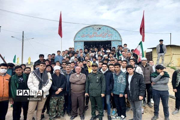 بازدید دانش‌آموزان منطقه ۱۳ از یادمان فتح‌المبین