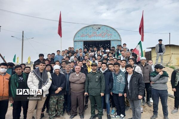 بازدید دانش‌آموزان منطقه ۱۳ از یادمان فتح‌المبین