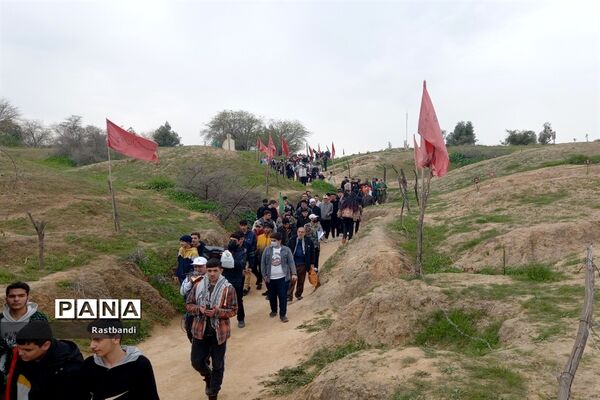 بازدید دانش‌آموزان منطقه ۱۳ از یادمان فتح‌المبین