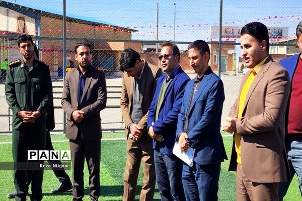 افتتاح زمین‌ چمن و بازدید از پروژه‌های ورزشی ناحیه یک بهارستان