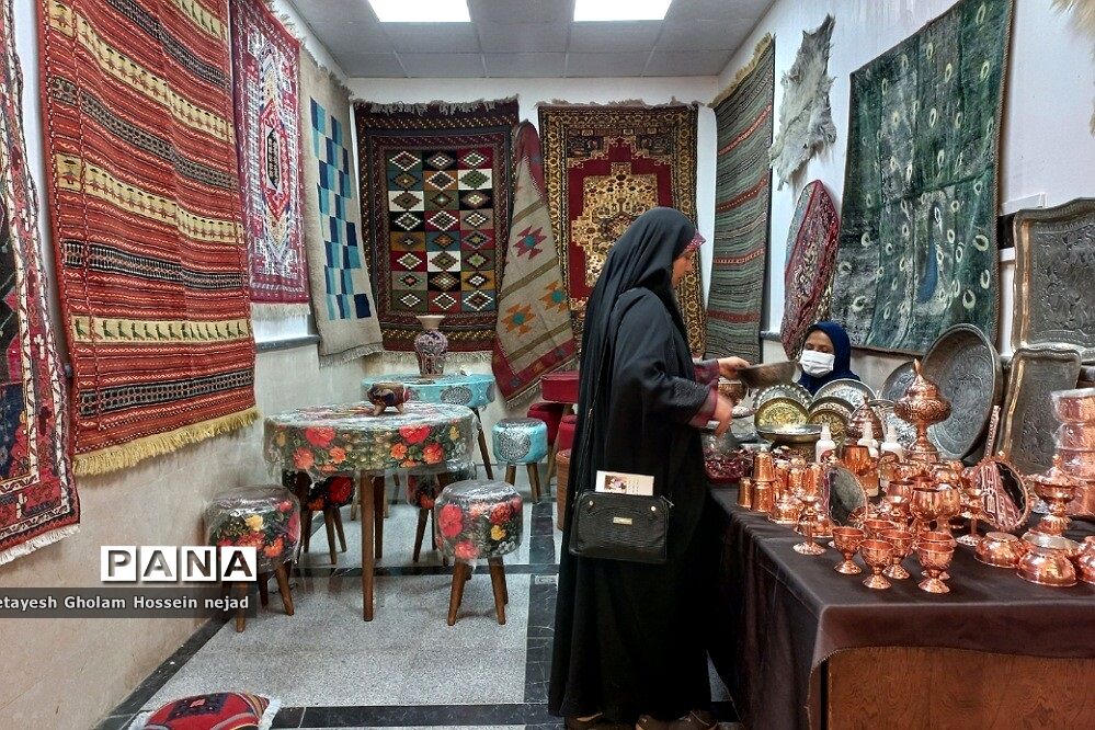 افتتاحیه  نمایشگاه صنایع دستی و عفاف و حجاب در شهرستان  قرچک