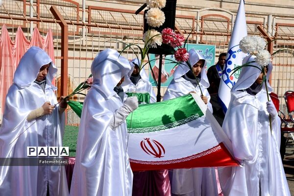 برگزاری مانور ۲۰۰۰ نفری تداوم انقلاب با یاوران انقلاب در اهواز