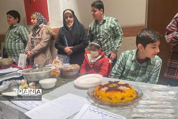 جشنواره غذا مدرسه استعدادهای درخشان شهید بهشتی ناحیه یک ری