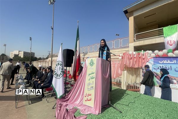 تداوم انقلاب با مانور بزرگ یاوران انقلاب پیشتاز ناحیه یک اهواز