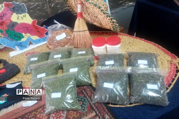 دومین روز نمایشگاه دستان پرتوان دختران سرزمین من در ملارد