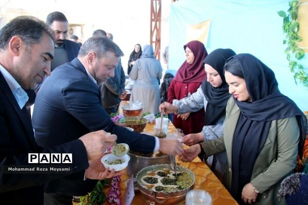 برپایی بازارچه خیریه توسط انجمن‌های اولیا و مربیان استان سمنان