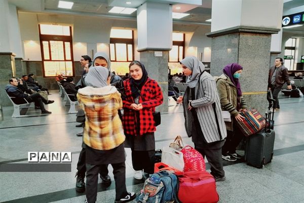 اعزام دانش‌آموزان دختر البرزی به اردوی زیارت اولی مشهد مقدس