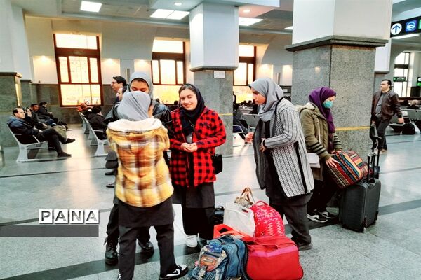 اعزام دانش‌آموزان دختر البرزی به اردوی زیارت اولی مشهد مقدس