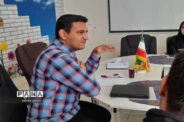 برگزاری نشست کارگروه انجمن‌های دانش‌آموزی در ملارد