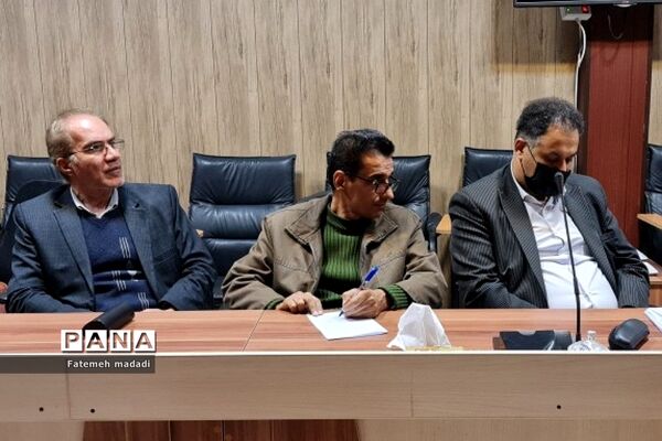 جلسه هدایت تحصیلی و تشریح پوشه کار مشاوران در بهارستان 2