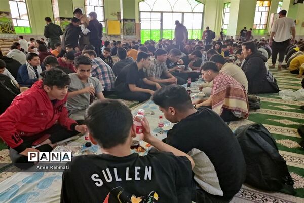 حضور پر شور دانش‌آموزان پسر استان فارس در اردوی راهیان نور