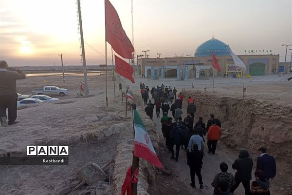 بازدید دانش‌آموزان منطقه ۱۳ از یادمان شلمچه