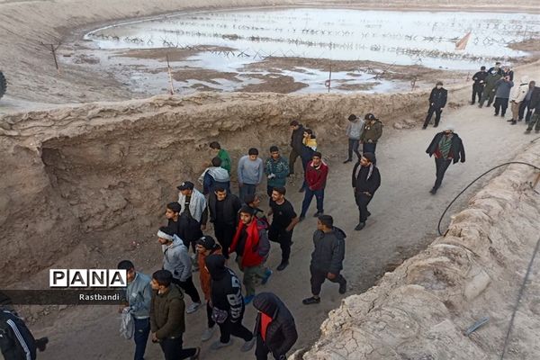 بازدید دانش‌آموزان منطقه ۱۳ از یادمان شلمچه