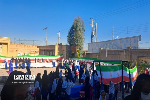 برپایی بازارچه کسب و کار دانش‌آموزی در آموزشگاه فضیلت شوشتر