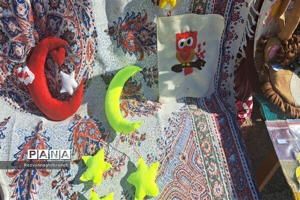 برپایی بازارچه کسب و کار دانش‌آموزی در آموزشگاه فضیلت شوشتر