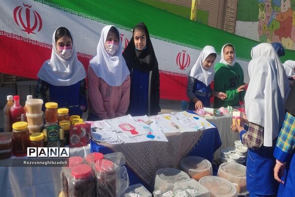 برپایی بازارچه کسب و کار دانش‌آموزی در آموزشگاه فضیلت شوشتر