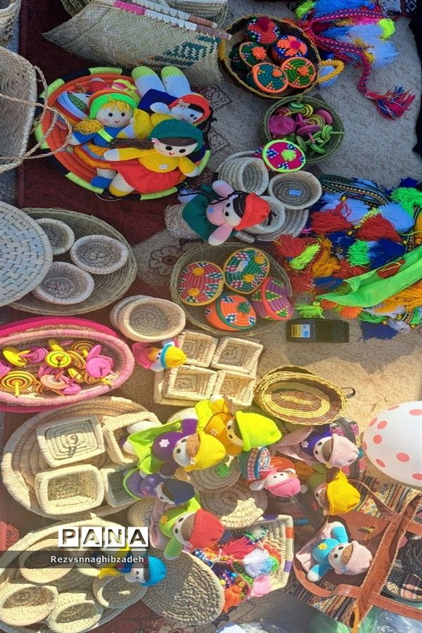 برپایی بازارچه کسب و کار دانش‌آموزی در آموزشگاه فضیلت شوشتر