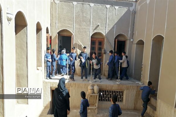 بازدید از بافت تاریخی شهرستان بافق