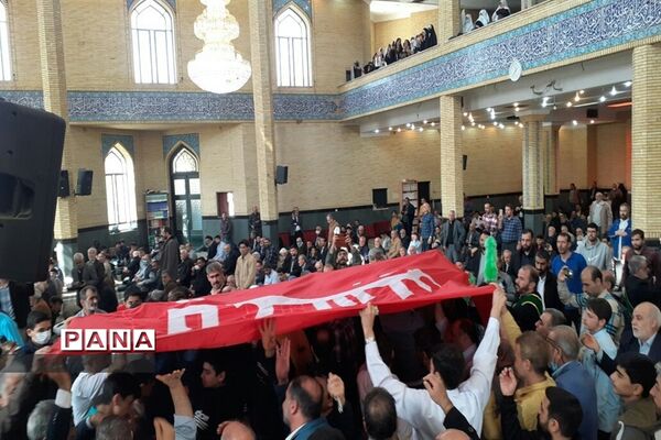 پرچم گردانی در نماز جمعه ملارد