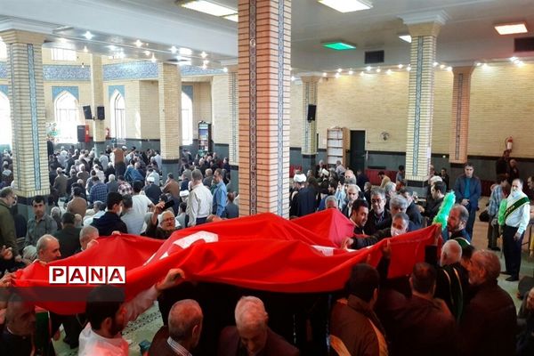 پرچم گردانی در نماز جمعه ملارد