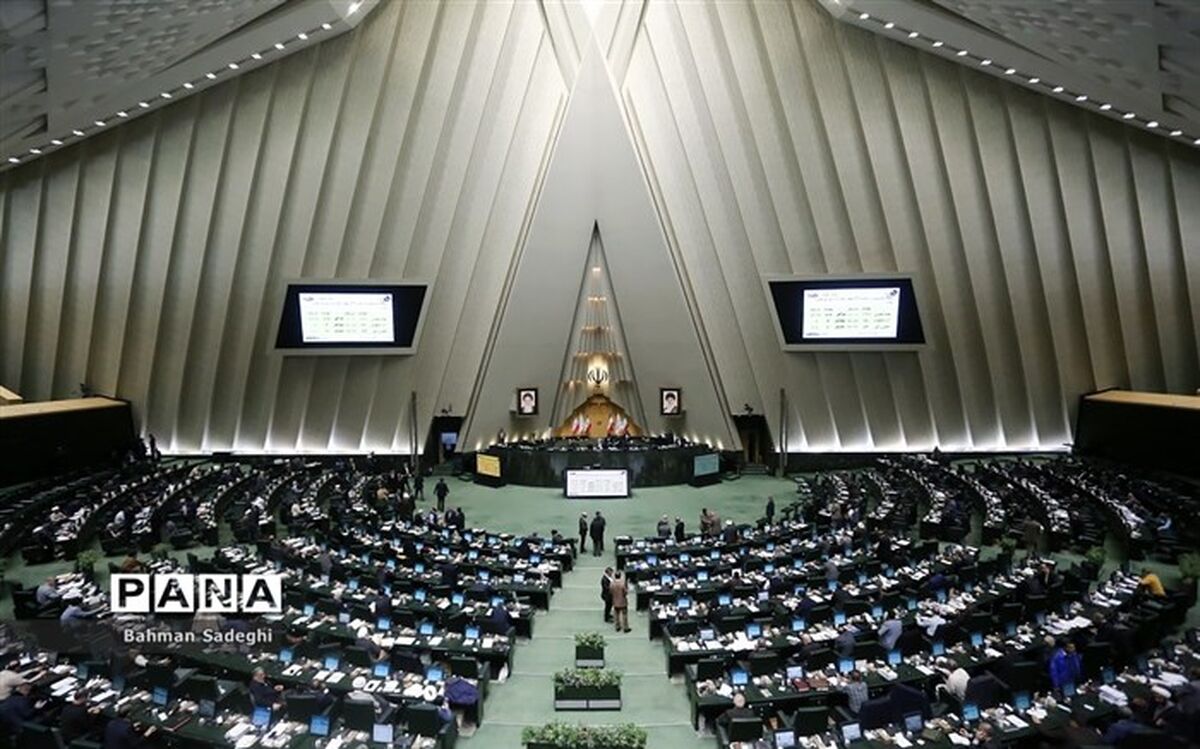 فردا؛ جلسه غیرعلنی مجلس با حضور مخبر
