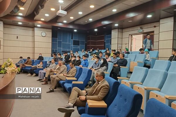 برگزاری نشست‌هایی صمیمانه با اولیای دانش‌آموزان در دبیرستان شهید بهشتی رودهن