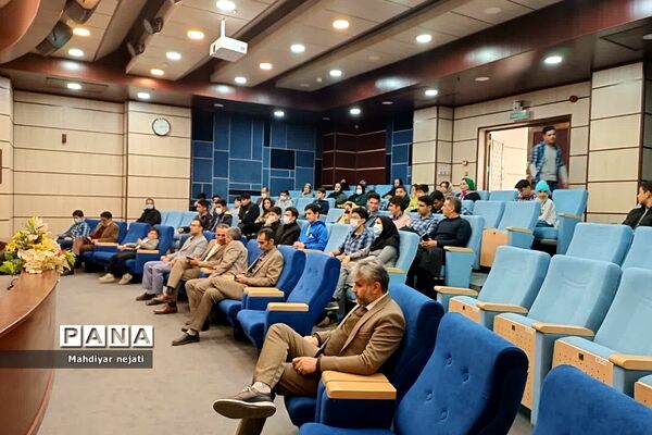 برگزاری نشست‌هایی صمیمانه با اولیای دانش‌آموزان در دبیرستان شهید بهشتی رودهن