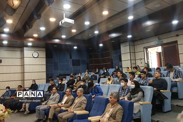 برگزاری نشست‌هایی صمیمانه با اولیای دانش‌آموزان در دبیرستان شهید بهشتی رودهن