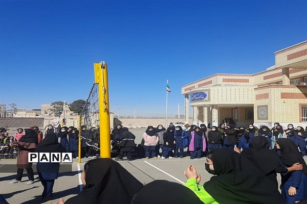 برگزاری مسابقه والیبال در  آموزشگاه منتصرین شاهد شهرستان ورامین