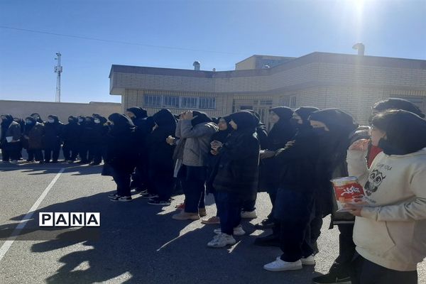 برگزاری مسابقه والیبال در  آموزشگاه منتصرین شاهد شهرستان ورامین