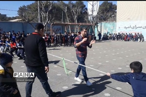 برگزاری المپیاد درون مدرسه‌ای در دبستان کشاورز بهارستان ۲