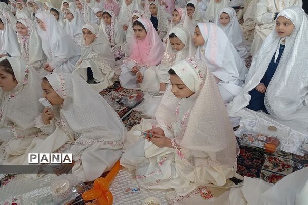 جشن تکلیف دانش‌آموزان دبستان دخترانه نیایش شهرستان قدس