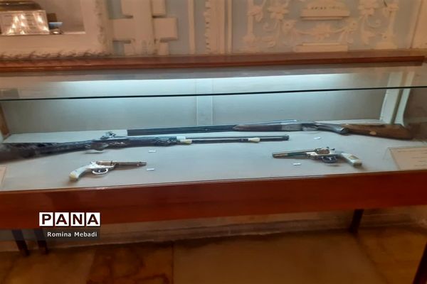 بازدید دانش‌آموزان آموزشگاه الزهرا(س) اسلامشهر از کاخ گلستان