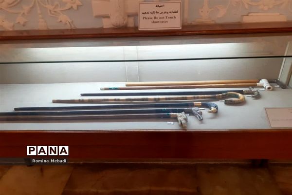 بازدید دانش‌آموزان آموزشگاه الزهرا(س) اسلامشهر از کاخ گلستان