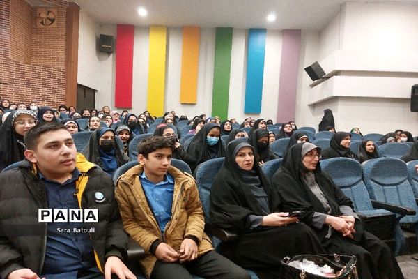 بدرقه دانش‌آموزان زیارت اولی شهر تهران