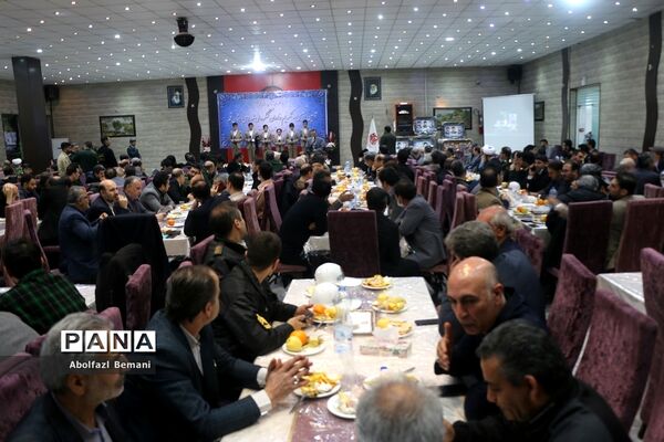آیین تجلیل از خادمان دومین کنگره ملی شهدای استان قم