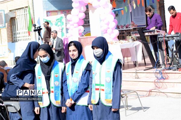 برگزاری جشن اعیاد شعبانیه در دبیرستان دخترانه فرهنگیان خرم آباد