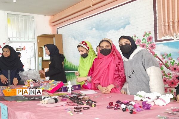 برگزاری نمایشگاه دست‌سازه‌های دانش‌آموزی در شهرکرد